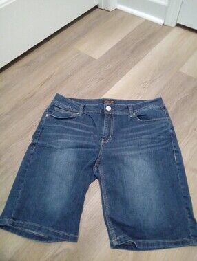 Seven 7 Plus Size 16 Boyfriend Style Bermuda Jeans Shorts in Dark Blue